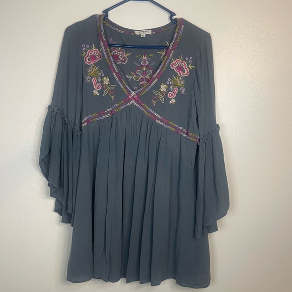 Umgee Gray Embroidered Bohemian Top - Picture 1 of 5